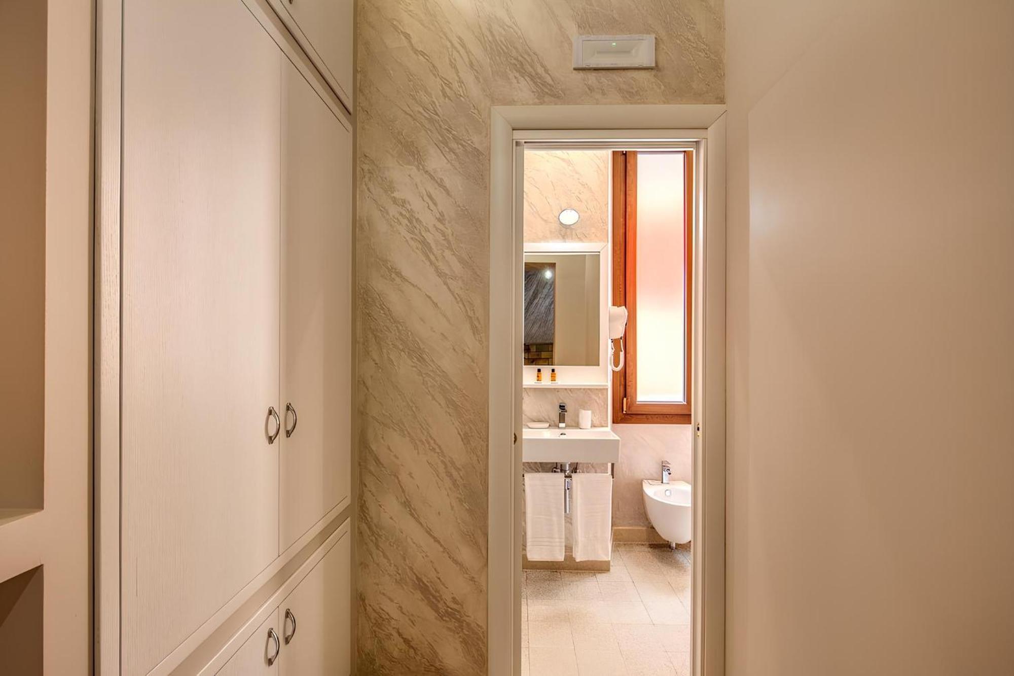 Colosseo Accomodation Room Guest House Rzym Zewnętrze zdjęcie
